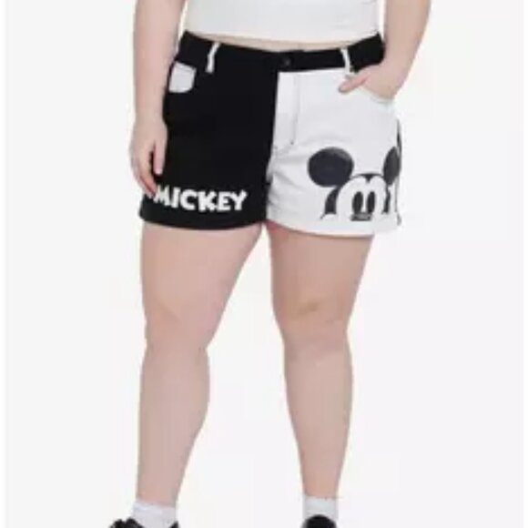 Disney Mickey Mouse Color Block White Black Shorts Plus Size 20 by Her Universe - Picture 1 of 10